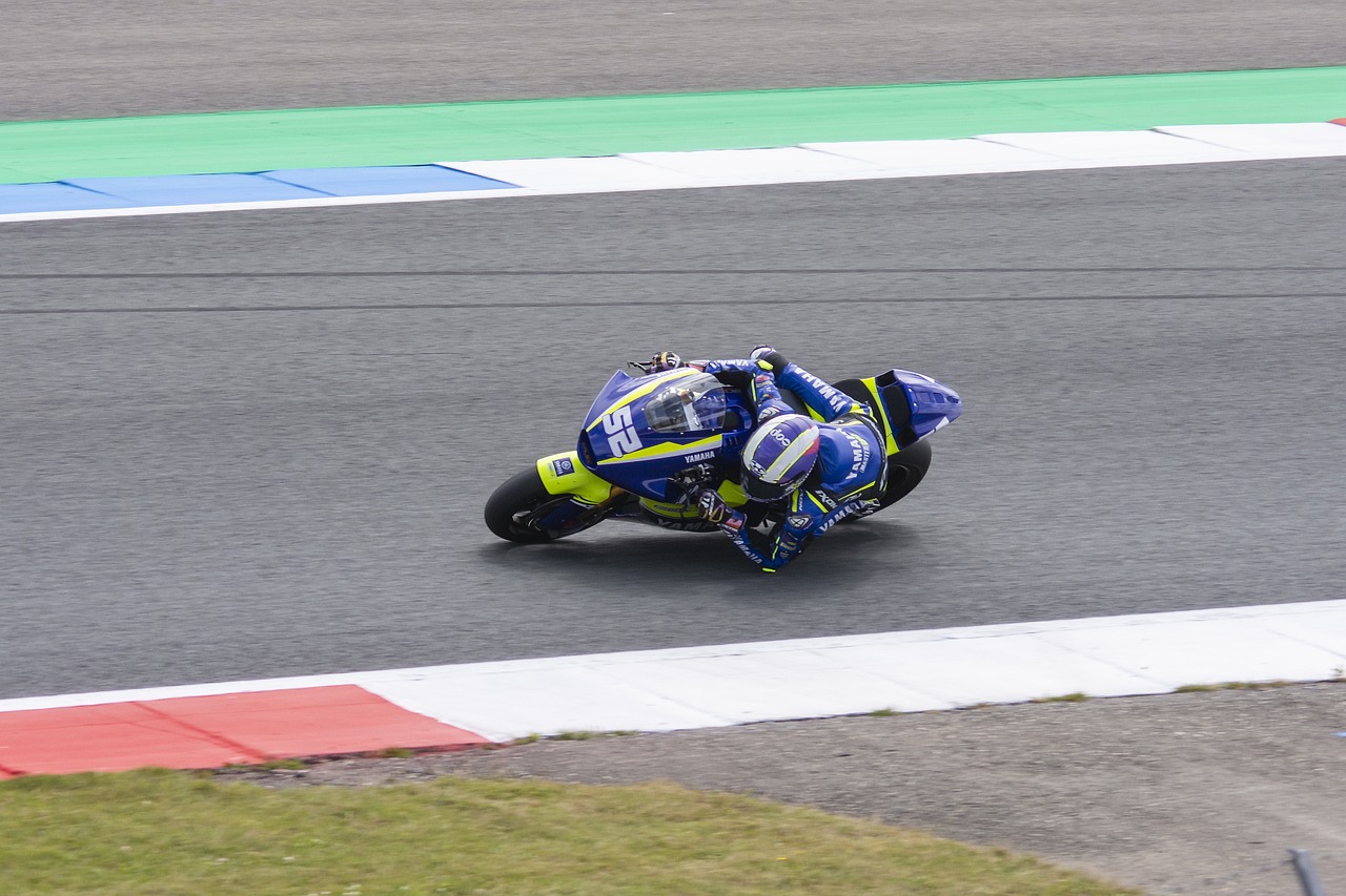 球的後防配 球的後防配